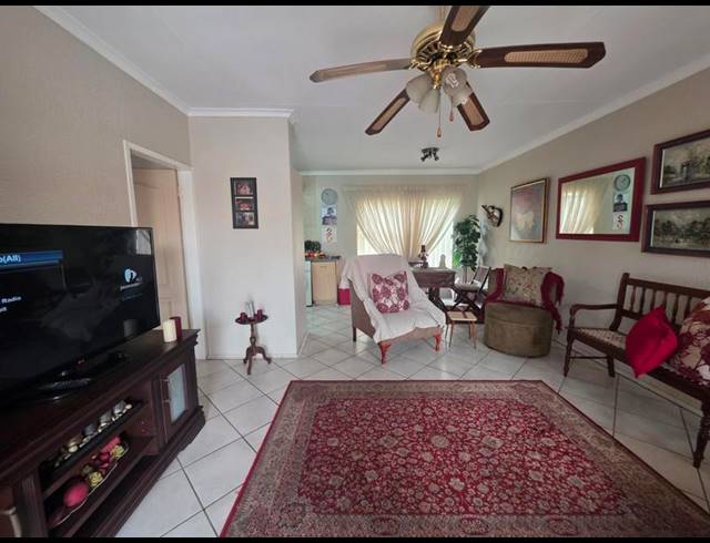 1 BEDROOM TOWNHOUSE FOR SALE IN VAN DYK PARK